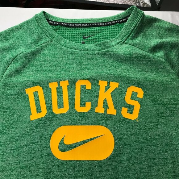 Nike Men's Long Sleeve Shirt Green w/ Yellow Text DUCKS. University of Oregon S - Picture 2 of 7